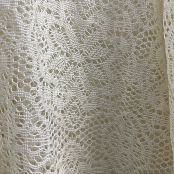 Women’s Lace Pattern Coverup, ivory one size - Picture 4 of 6